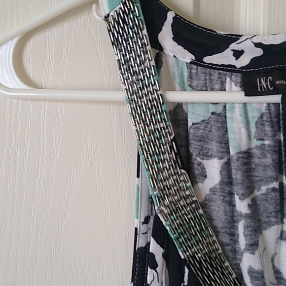 Inc Inc tank very pretty - Picture 2 of 4